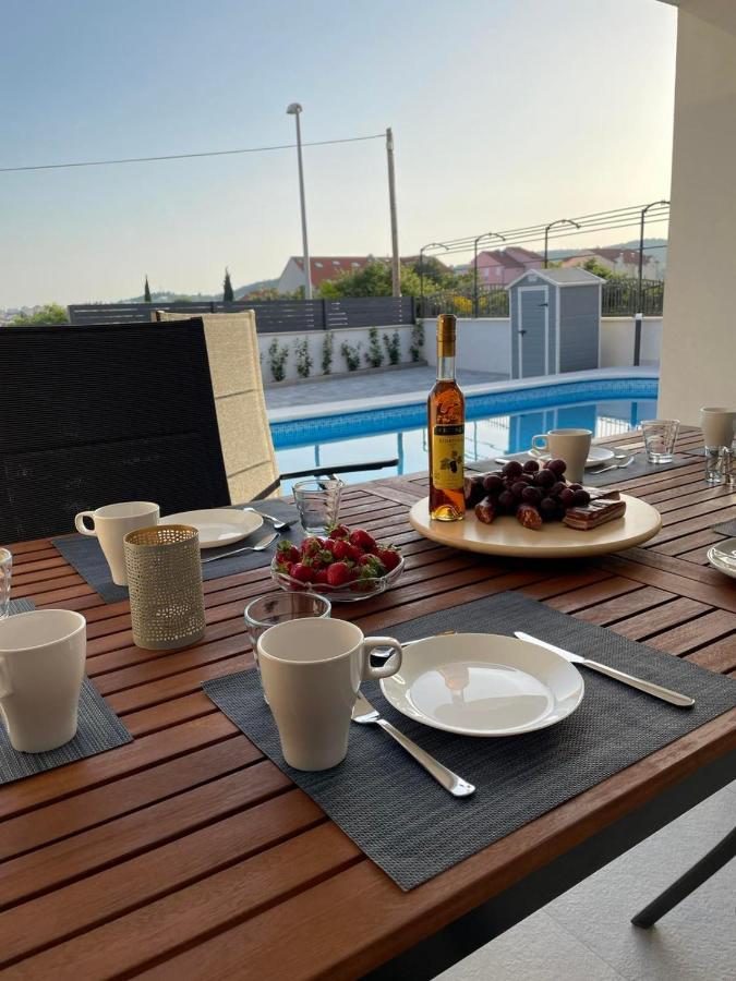 Villa Marena S Bazenom, Vodice Exteriör bild