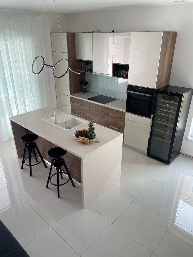 Villa Marena S Bazenom, Vodice Exteriör bild