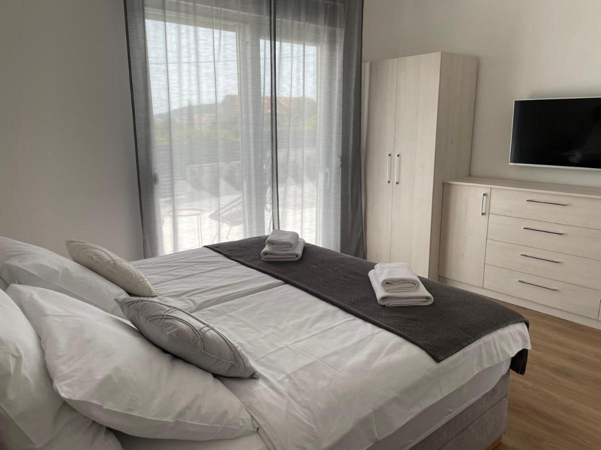 Villa Marena S Bazenom, Vodice Exteriör bild